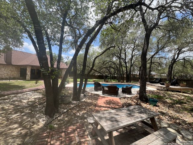 229 Legacy Trail Dr, La Vernia, TX 78121