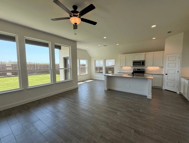 5005 Meadow Vista Lane, Fort Worth, TX 76036
