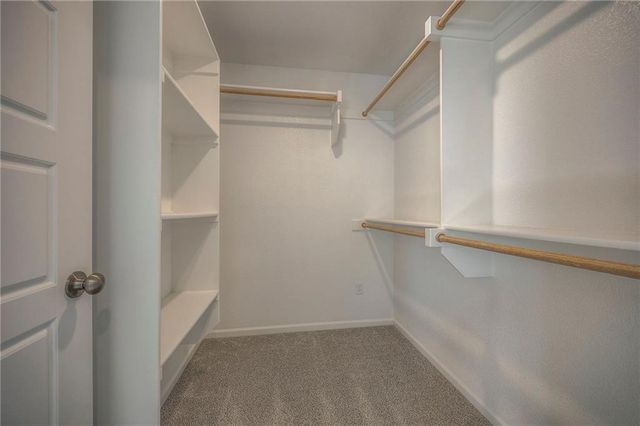 26561 W 84th Street, Lenexa, KS 66227