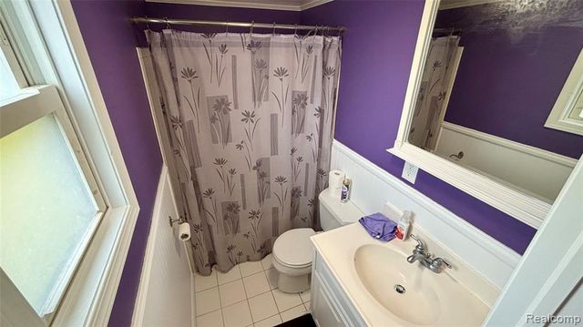 25000 Ann Arbor Trail, Dearborn Heights, MI 48127