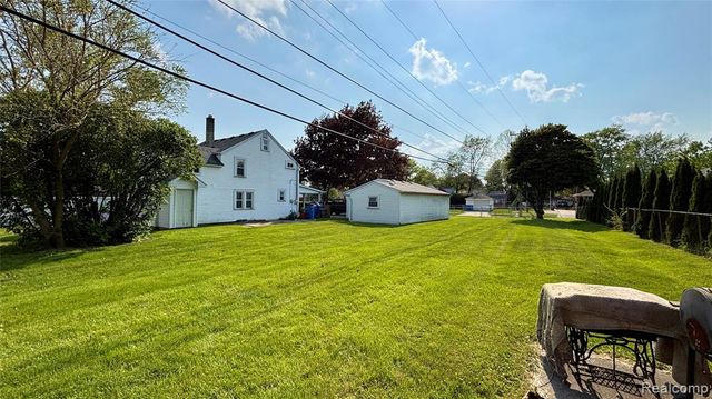 25000 Ann Arbor Trail, Dearborn Heights, MI 48127