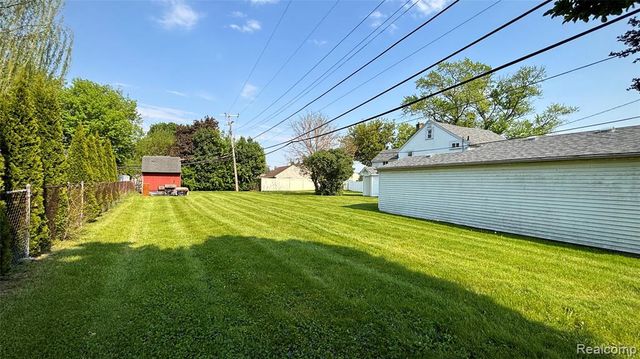 25000 Ann Arbor Trail, Dearborn Heights, MI 48127