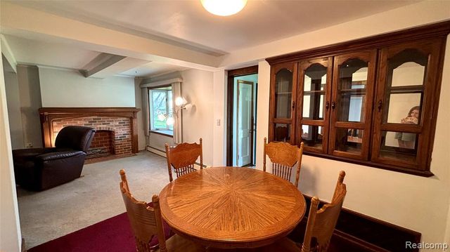 25000 Ann Arbor Trail, Dearborn Heights, MI 48127