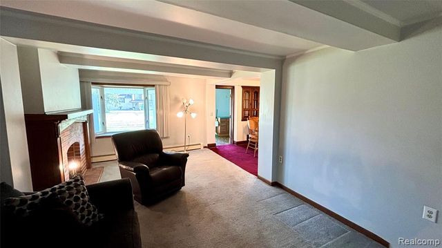 25000 Ann Arbor Trail, Dearborn Heights, MI 48127