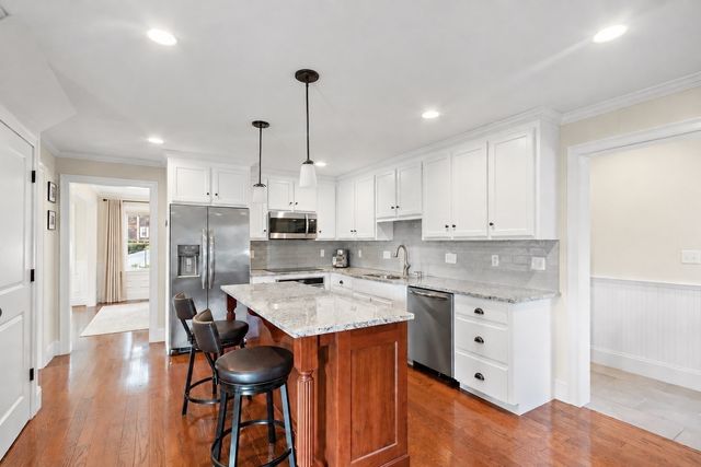 80 Pleasant St 80, Medfield, MA 02052
