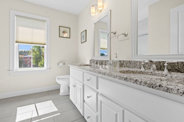 80 Pleasant St 80, Medfield, MA 02052