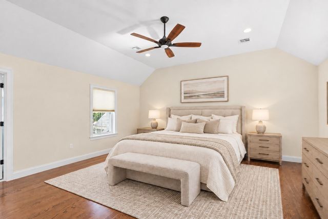 80 Pleasant St 80, Medfield, MA 02052