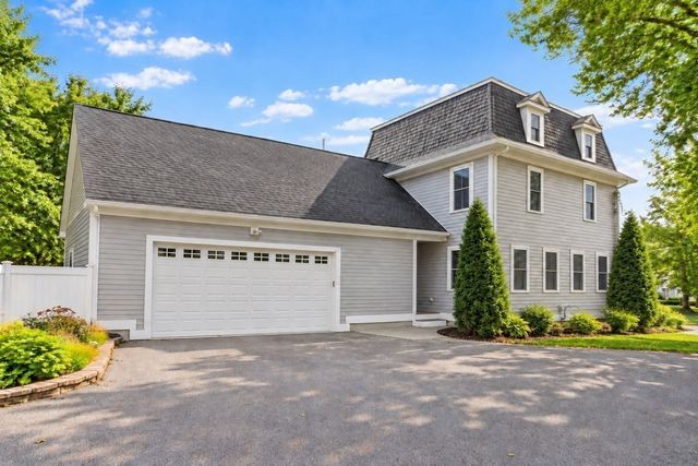 80 Pleasant St 80, Medfield, MA 02052