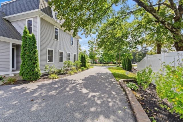 80 Pleasant St 80, Medfield, MA 02052