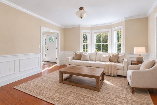 80 Pleasant St 80, Medfield, MA 02052