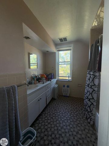 7742 River Road, Cottrellville Twp, MI 48039