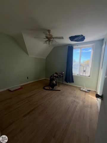 7742 River Road, Cottrellville Twp, MI 48039