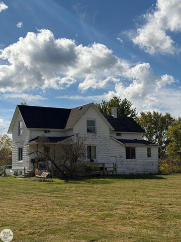 7742 River Road, Cottrellville Twp, MI 48039