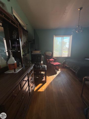 7742 River Road, Cottrellville Twp, MI 48039