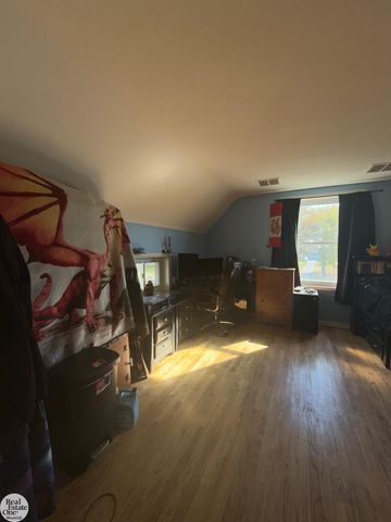 7742 River Road, Cottrellville Twp, MI 48039