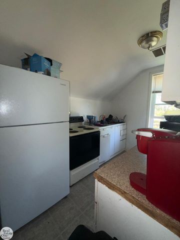 7742 River Road, Cottrellville Twp, MI 48039