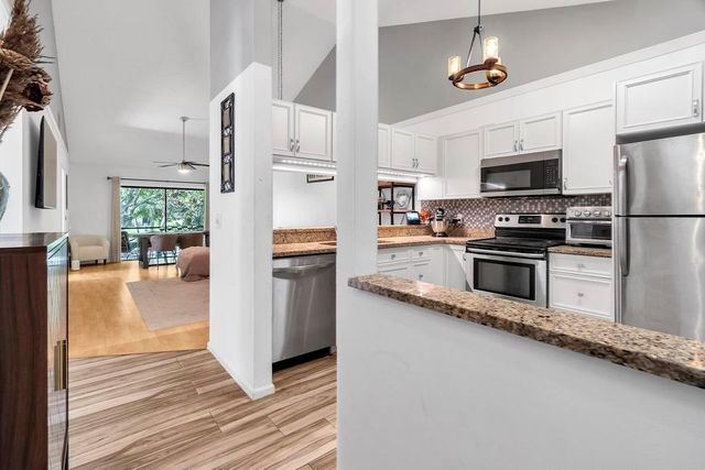 416 Buttonwood Place, Boca Raton, FL 33431