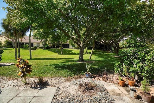 416 Buttonwood Place, Boca Raton, FL 33431