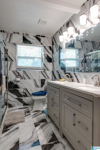 1044 6TH PLACE W, Birmingham, AL 35204