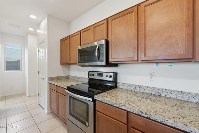 17944 W CEDARWOOD Lane, Goodyear, AZ 85338