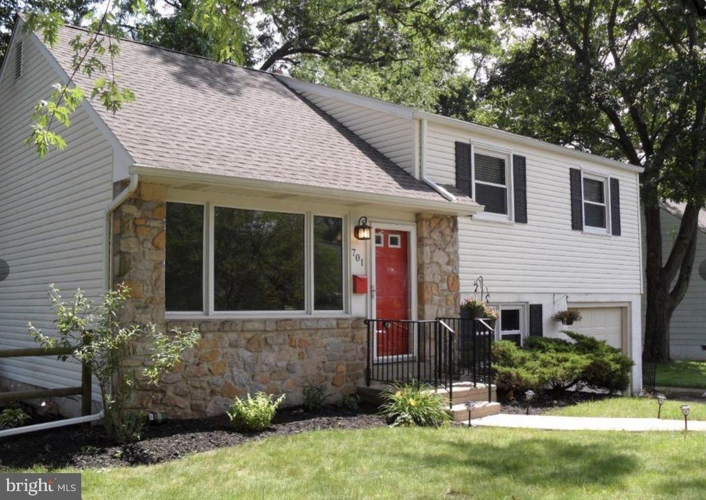 701 ABBEY LN, Lansdale, PA 19446