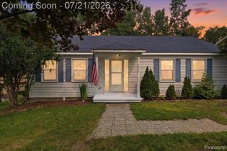 5608 Clinton River Drive, Waterford, MI 48327