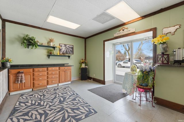 418 Defiance Street, Howe, IN 46746