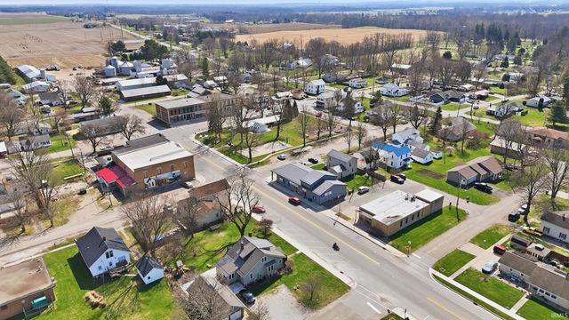 418 Defiance Street, Howe, IN 46746