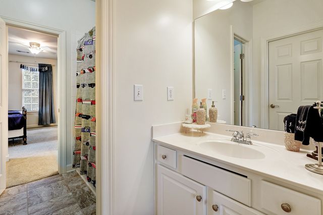 6876 Walnut Hills Dr, Brentwood, TN 37027