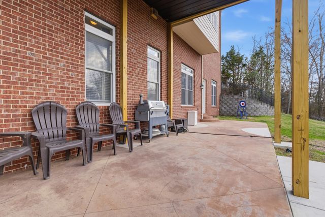 6876 Walnut Hills Dr, Brentwood, TN 37027