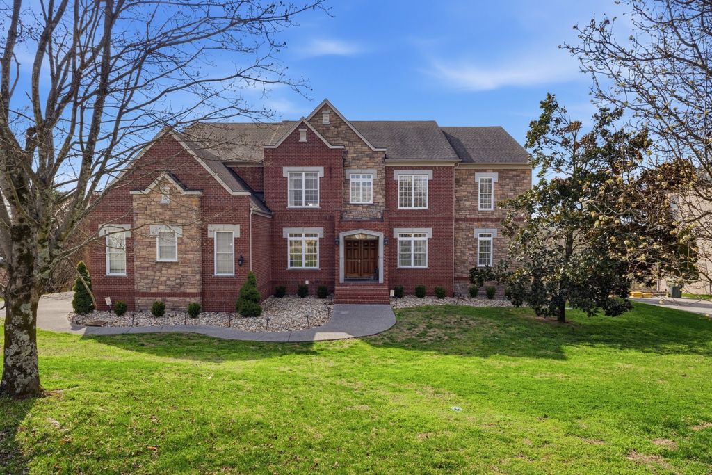 6876 Walnut Hills Dr, Brentwood, TN 37027