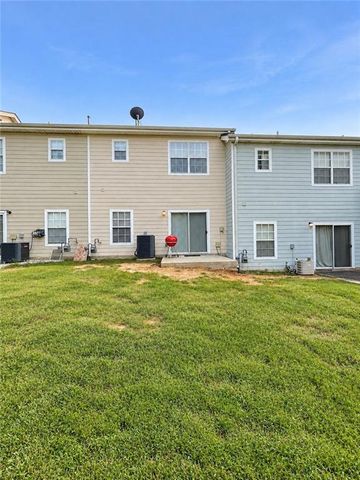 2585 Laurel Circle NW, Atlanta, GA 30311