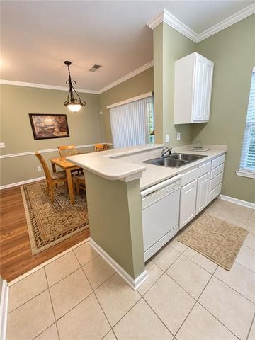 2585 Laurel Circle NW, Atlanta, GA 30311