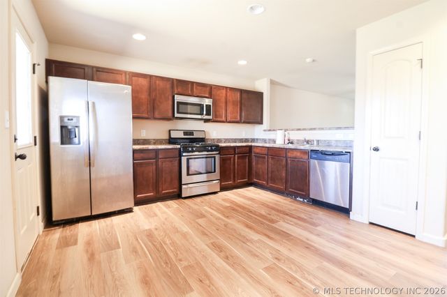 3347 S 207th East Avenue, Broken Arrow, OK 74014