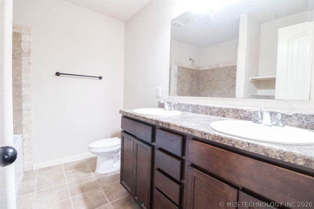 3347 S 207th East Avenue, Broken Arrow, OK 74014