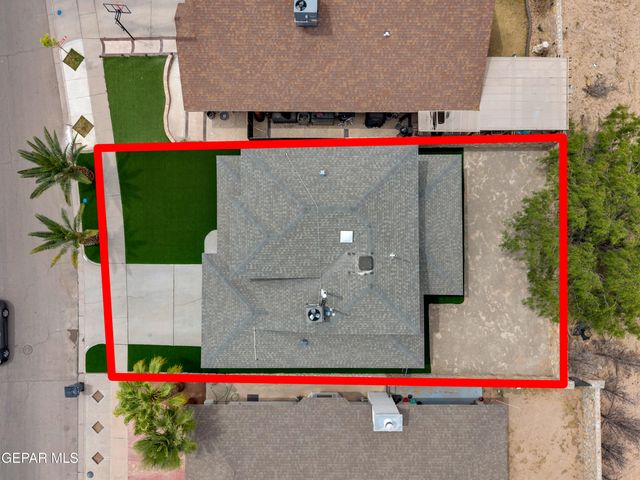 1243 JOHN PHELAN Drive, El Paso, TX 79936