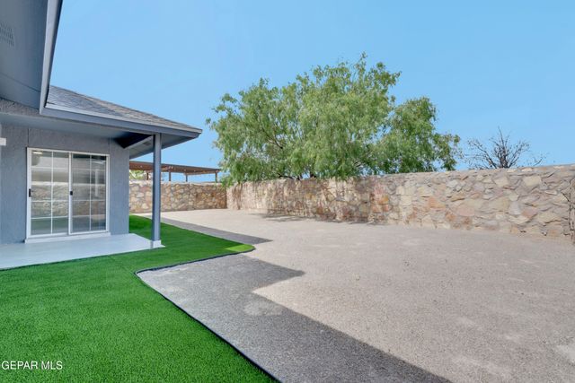 1243 JOHN PHELAN Drive, El Paso, TX 79936