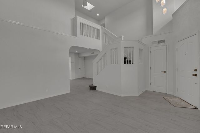 1243 JOHN PHELAN Drive, El Paso, TX 79936