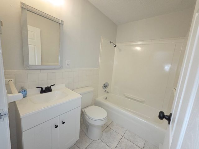 7 Chapel Hill Drive 11, Plymouth, MA 02360