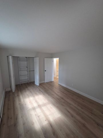 7 Chapel Hill Drive 11, Plymouth, MA 02360