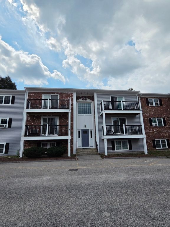 7 Chapel Hill Drive 11, Plymouth, MA 02360
