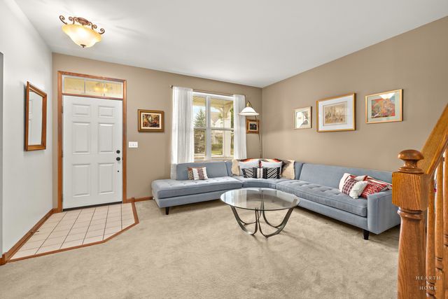 365 Oakmont Drive, Cary, IL 60013