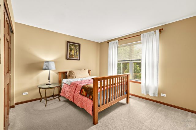 365 Oakmont Drive, Cary, IL 60013