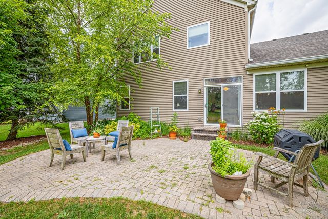 365 Oakmont Drive, Cary, IL 60013