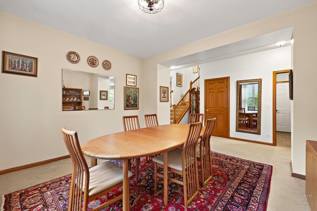 365 Oakmont Drive, Cary, IL 60013