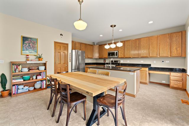 365 Oakmont Drive, Cary, IL 60013