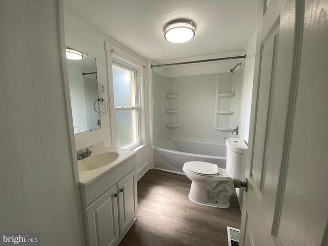 212 CHESTNUT ST #B, Delran, NJ 08075
