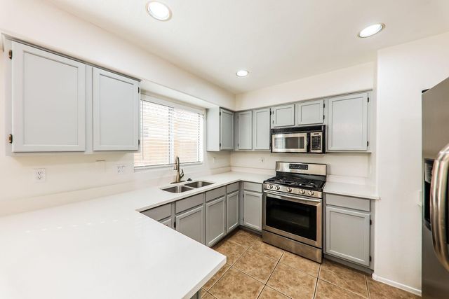 30427 N 42nd Place, Cave Creek, AZ 85331