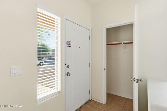 6661 E Gehrig Lane, Tucson, AZ 85756