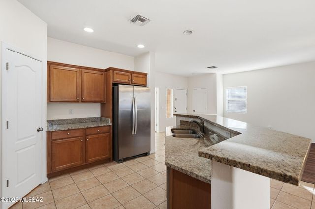 6661 E Gehrig Lane, Tucson, AZ 85756